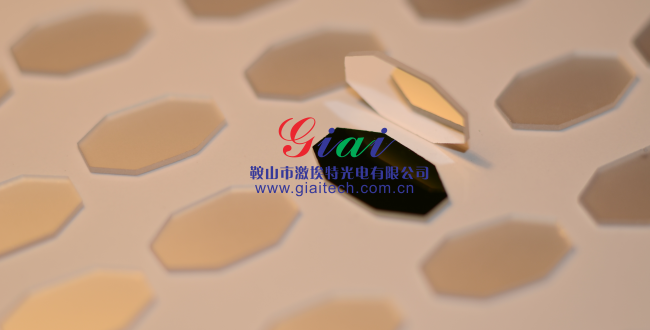 反（fǎn）射鏡--激（jī）光振（zhèn）鏡